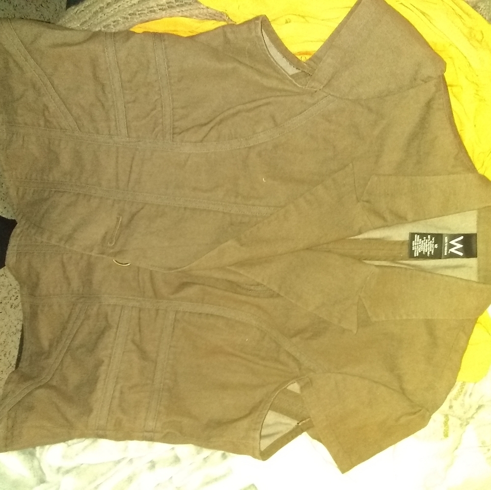 Brown short sleeve over jacket